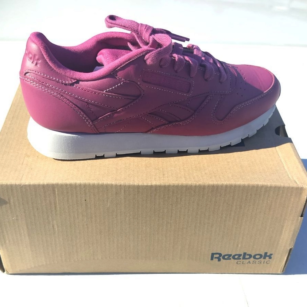 Reebok Women's Classic Pink Sneakers